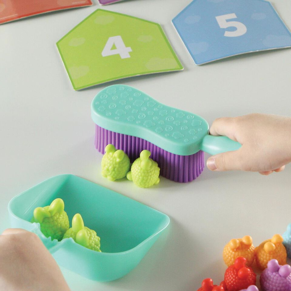 Count and Clean Dust Bunnies | Les indispensables du prof Scholastic Canada