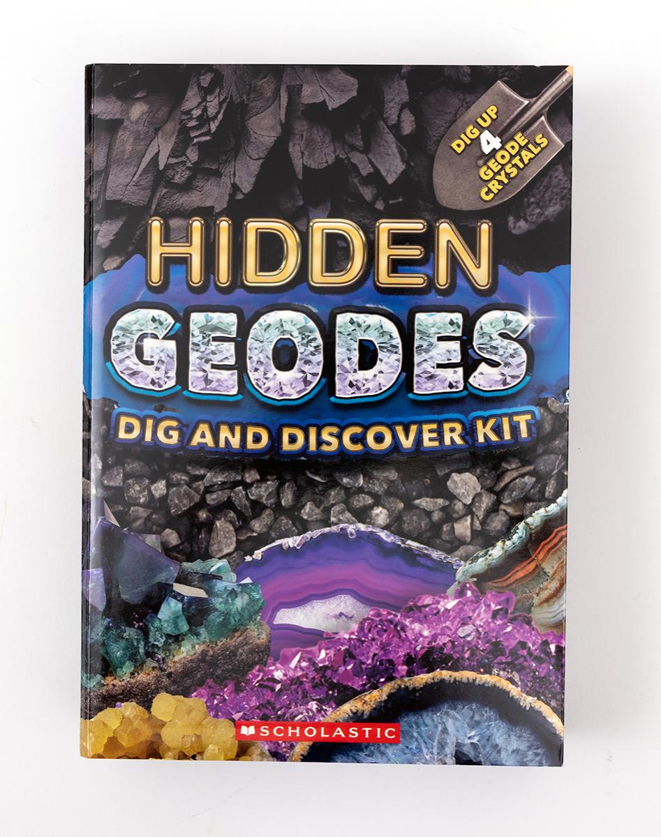  Hidden Geodes: Dig and Discover Kit 